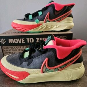 Nike Kyrie 8 GO GS Boys' Basketball Sneakers Black Lemon Chiffon 4.5Y